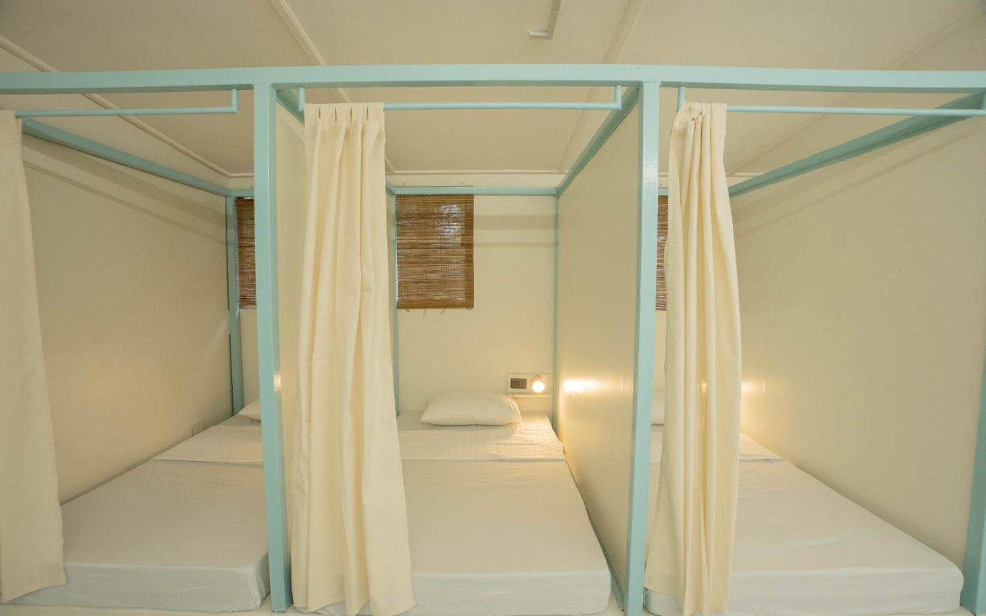 Mad Monkey Panglao Hostel Bagian luar foto