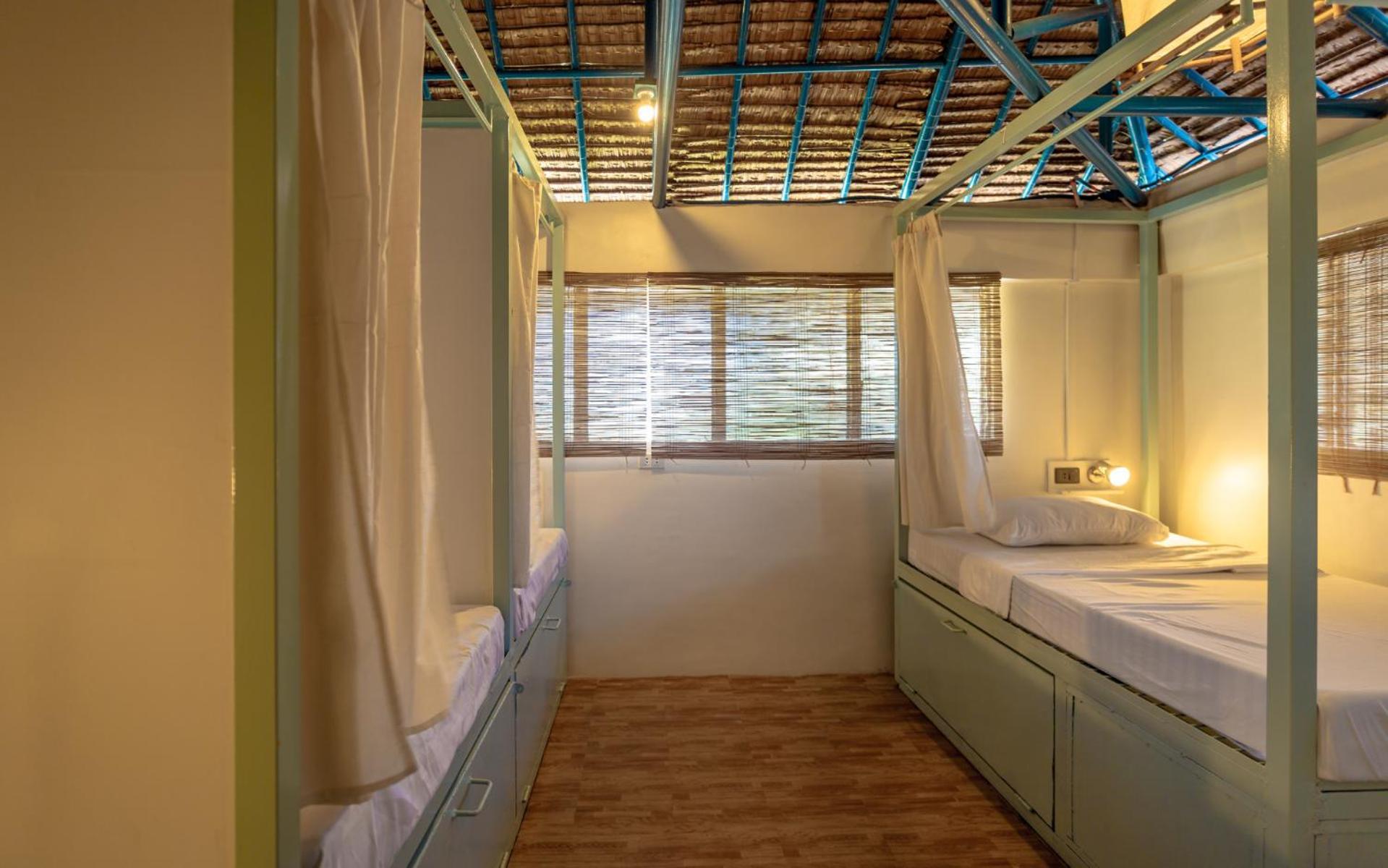 Mad Monkey Panglao Hostel Bagian luar foto