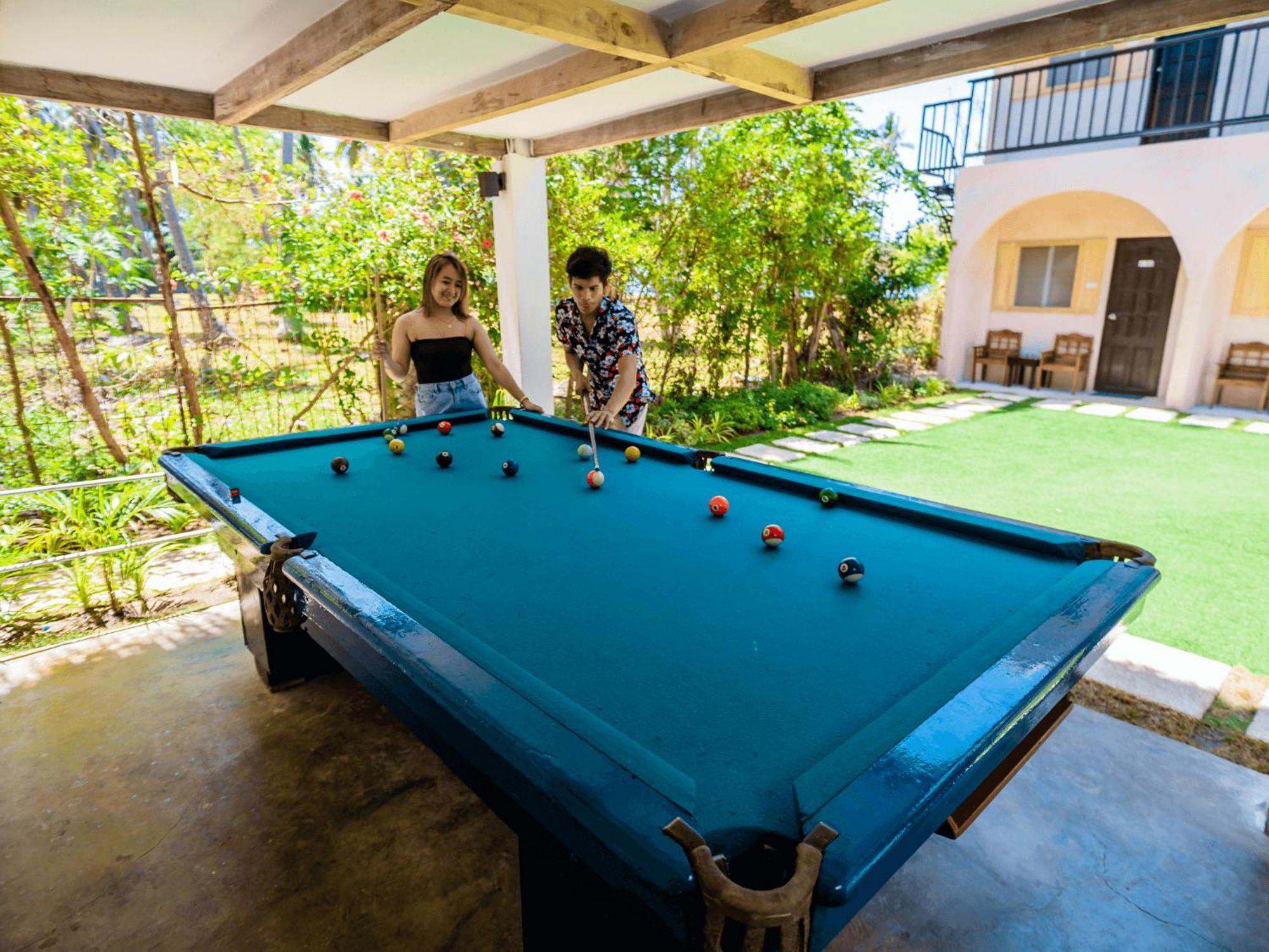 Mad Monkey Panglao Hostel Bagian luar foto