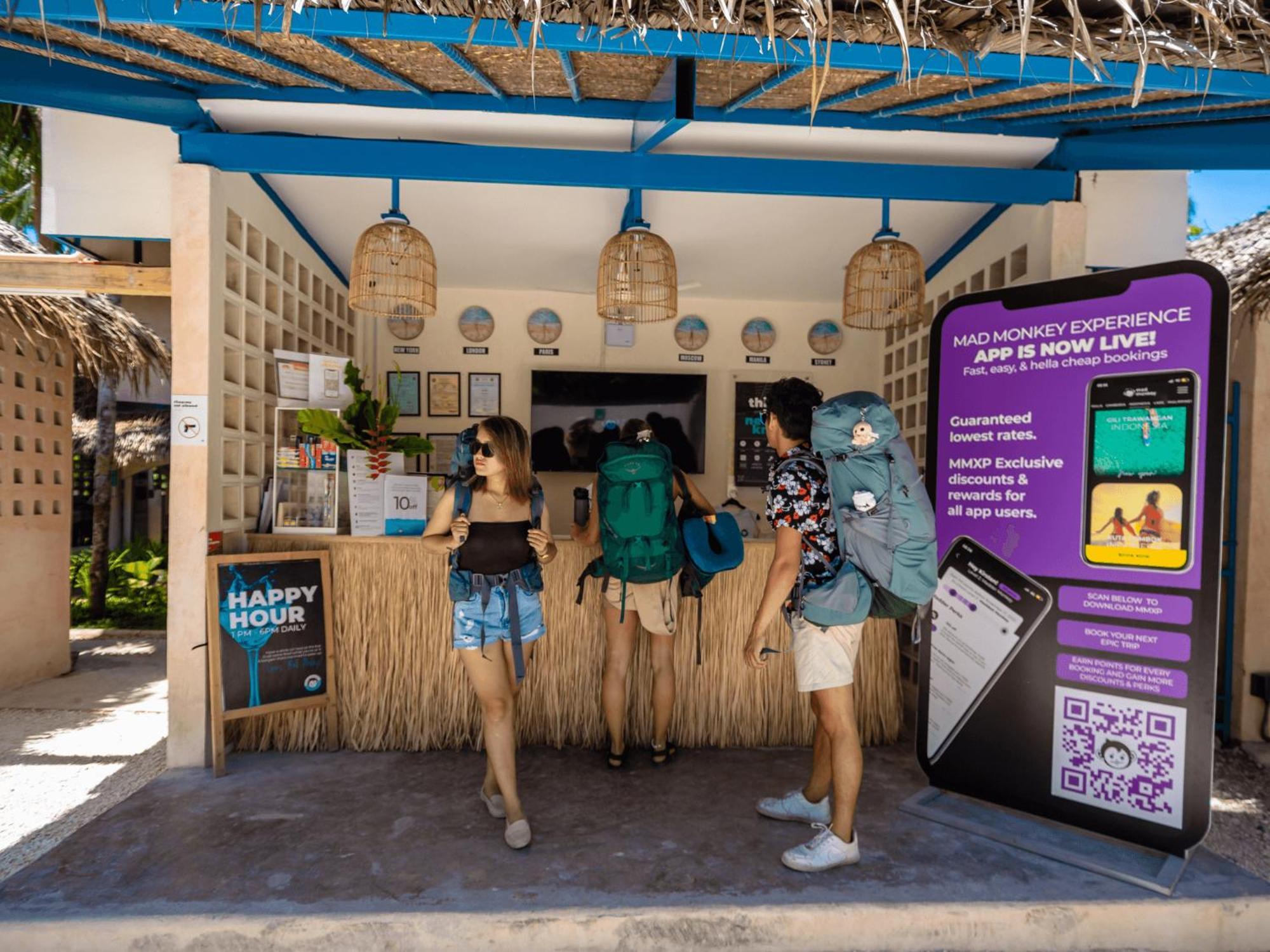 Mad Monkey Panglao Hostel Bagian luar foto