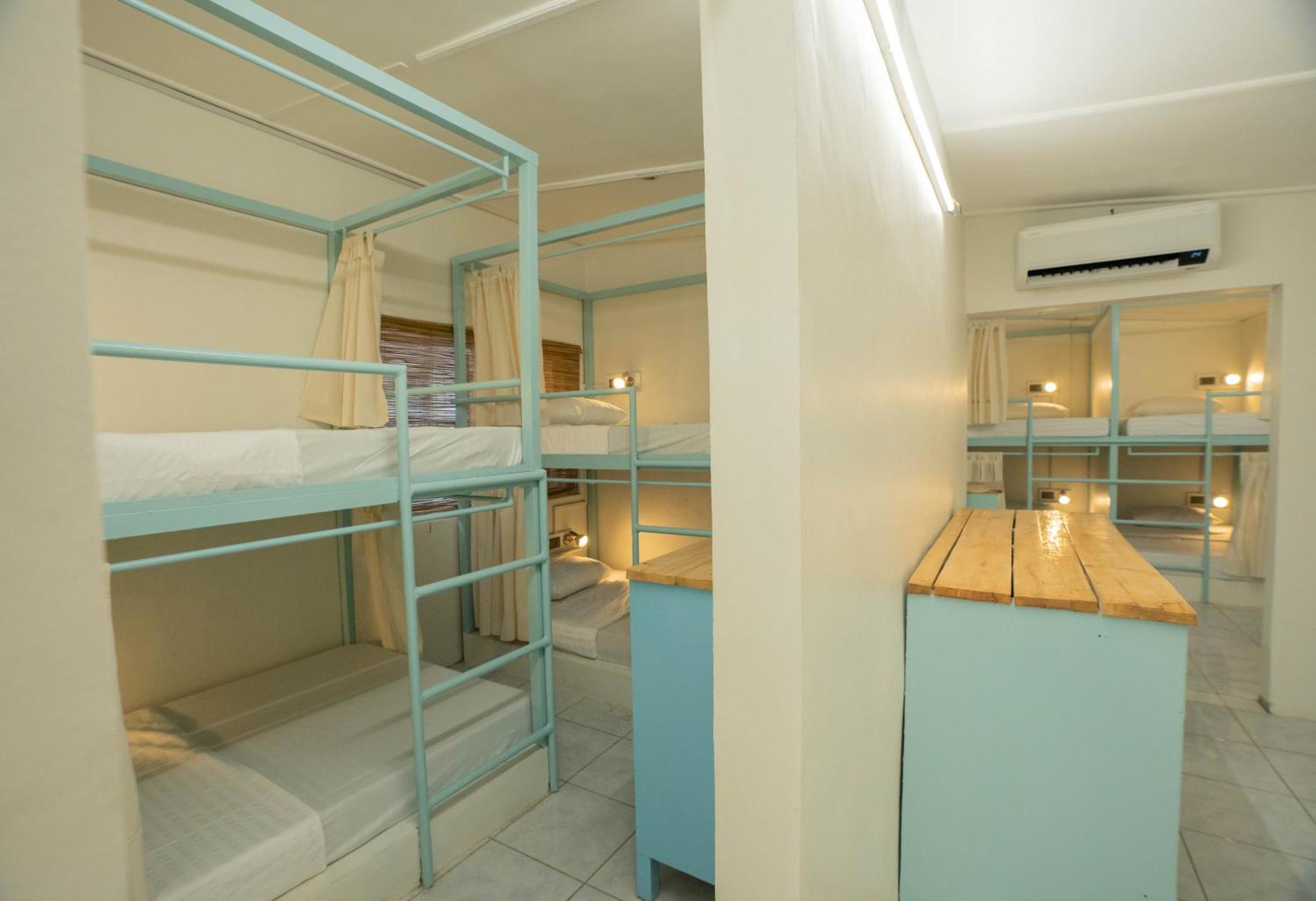 Mad Monkey Panglao Hostel Bagian luar foto