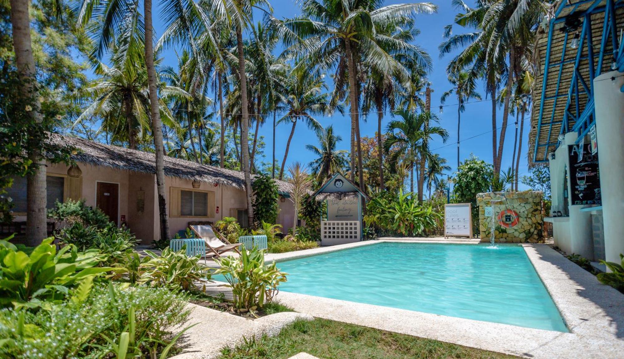 Mad Monkey Panglao Hostel Bagian luar foto